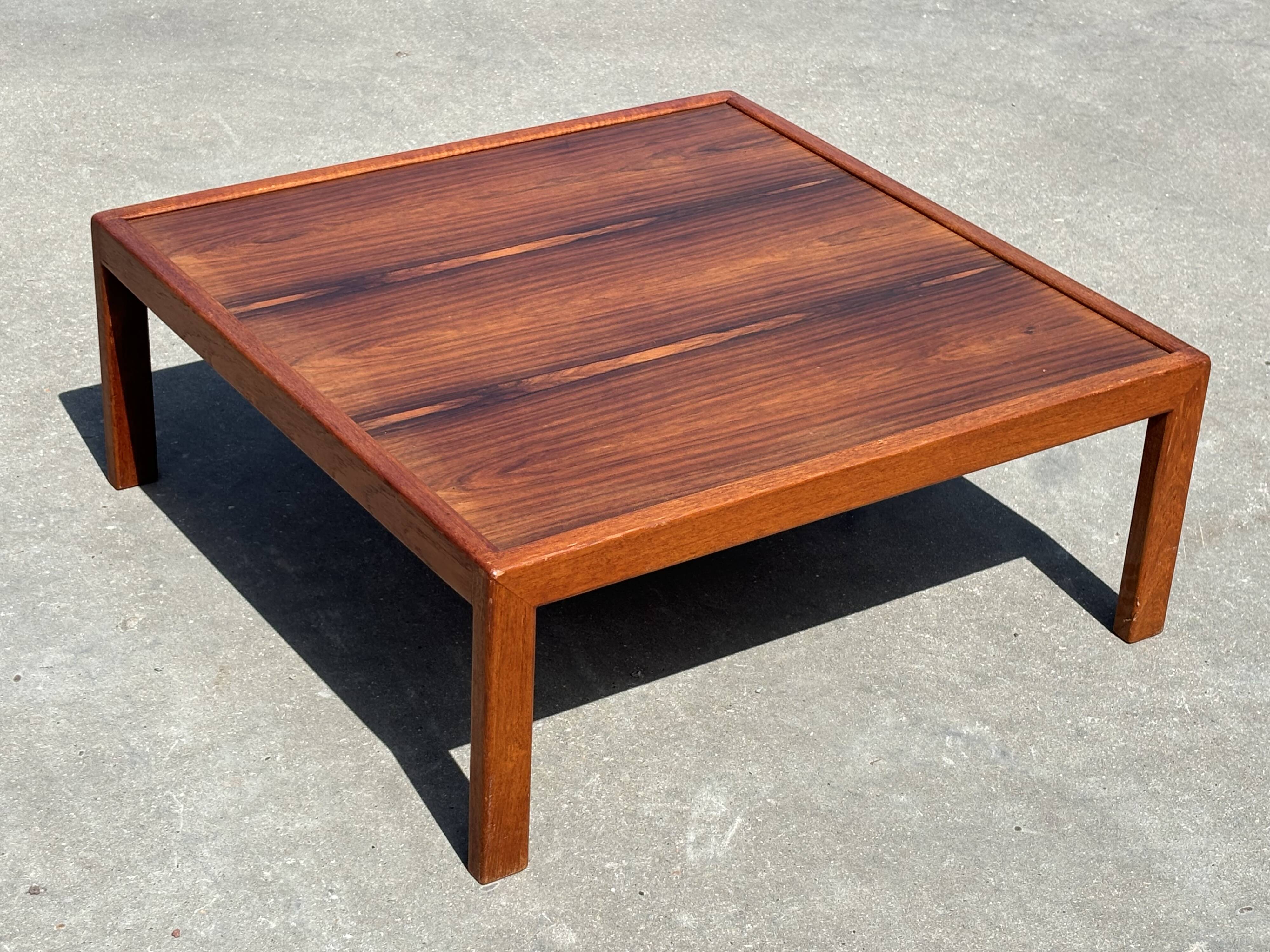 Vintage coffee table rosewood 70's design minimalist
