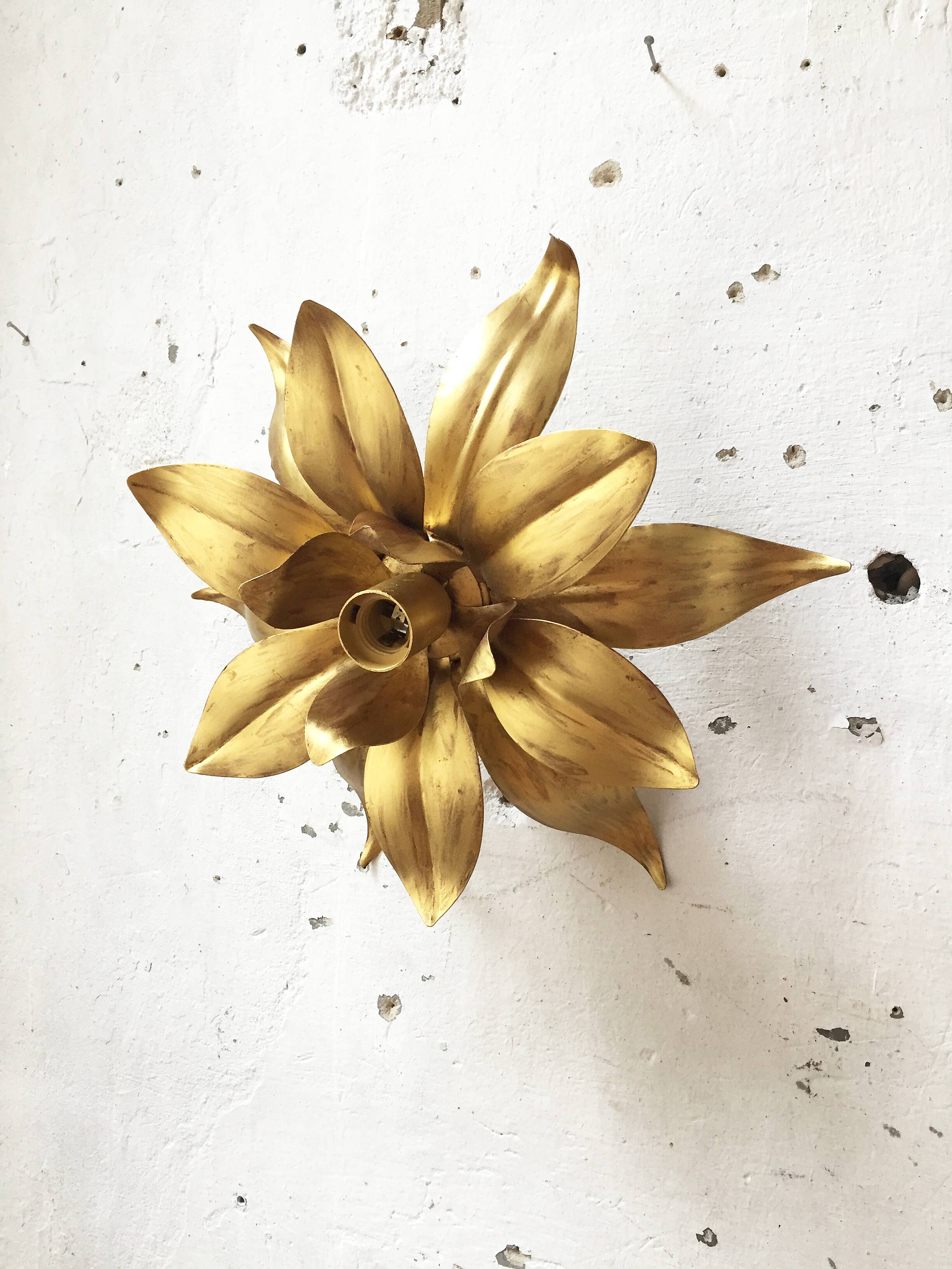 Old wall light flowered