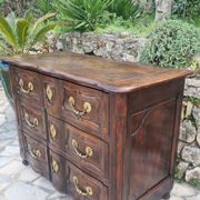 Commode arbalète en noyer époque 18ème siècle