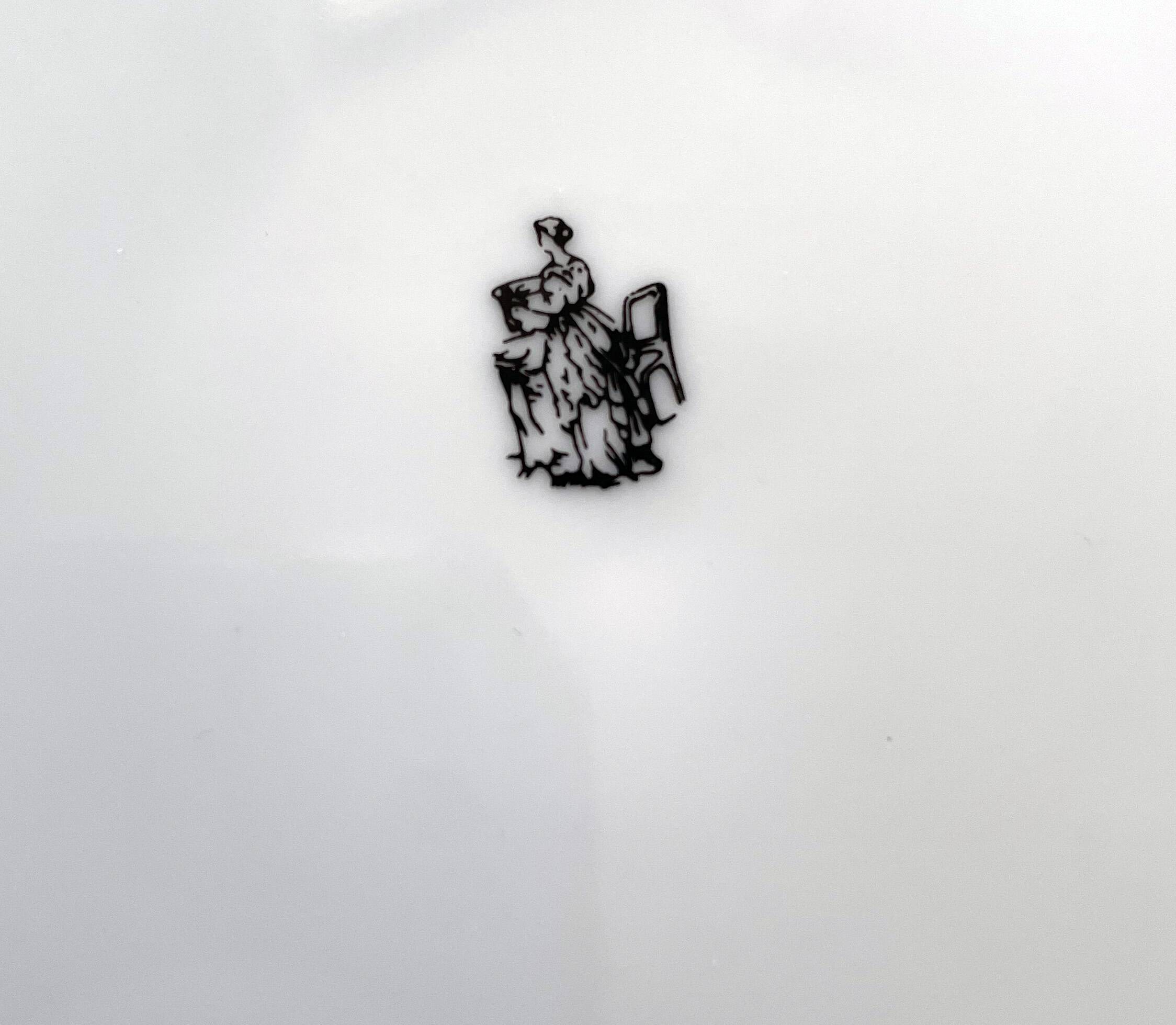 Flat plates made of Baudour porcelain