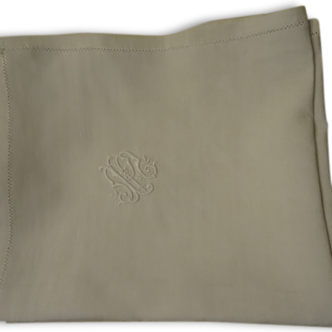 4 the monogrammed Linen tablecloths