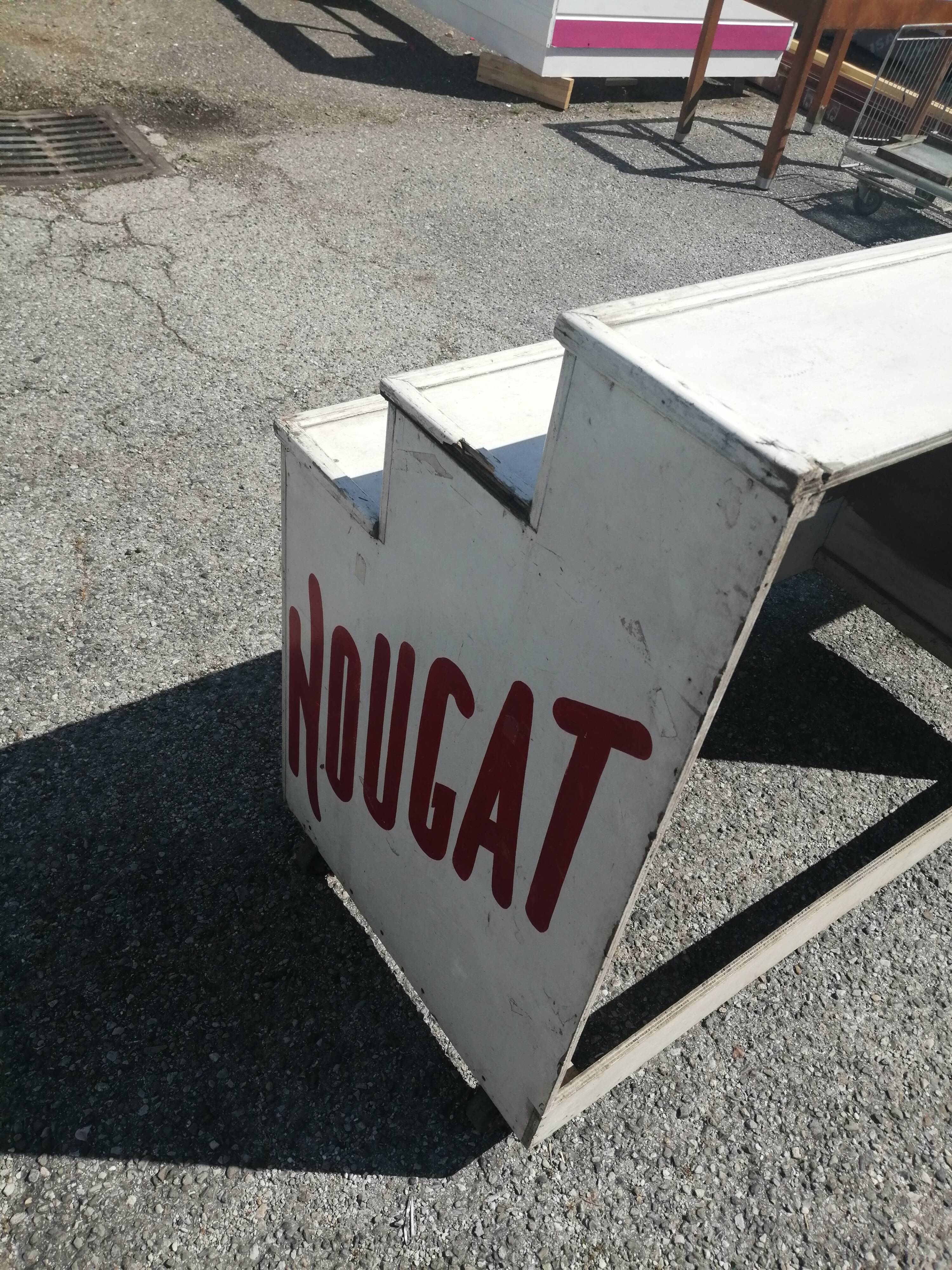 Furniture counter nougat display