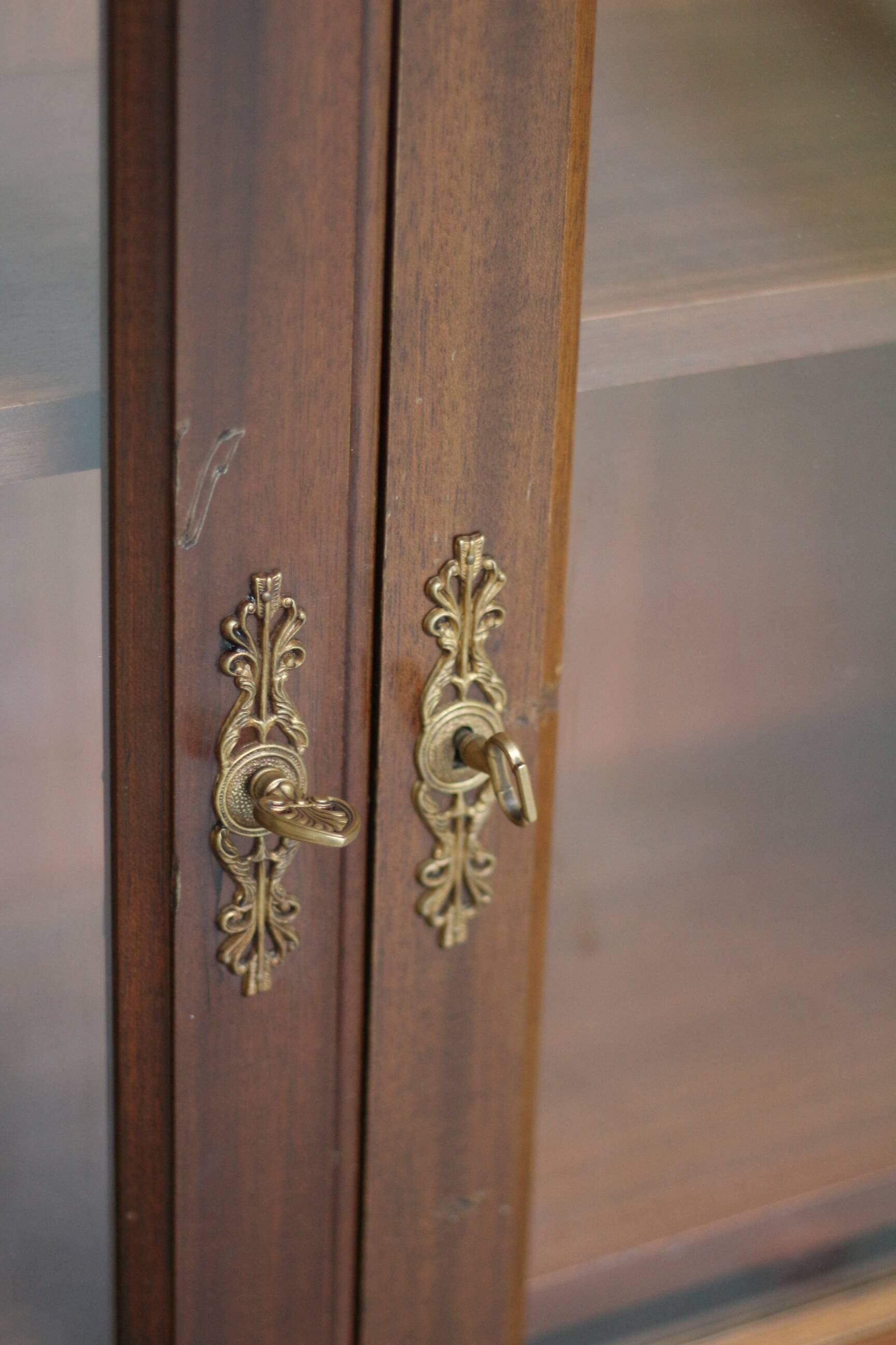 Mahogany veneer library, coming from Matignon