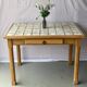 Table à manger de ferme vintage en bois massif carreaux céramique 105cm rénovée
