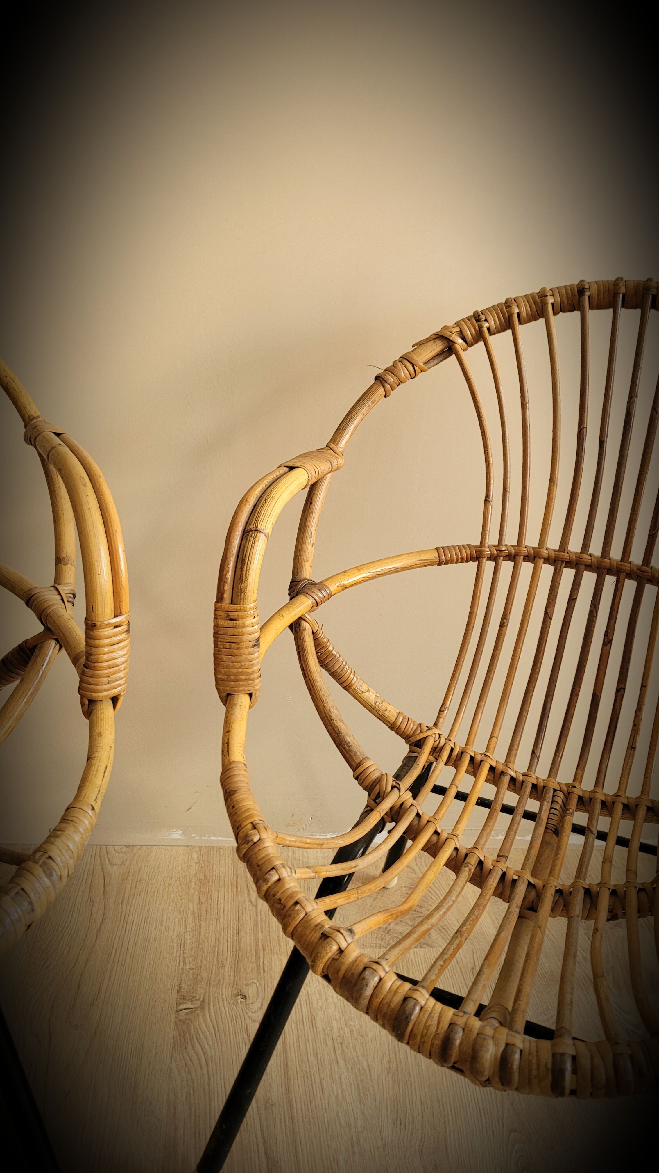 Duo rattan chairs