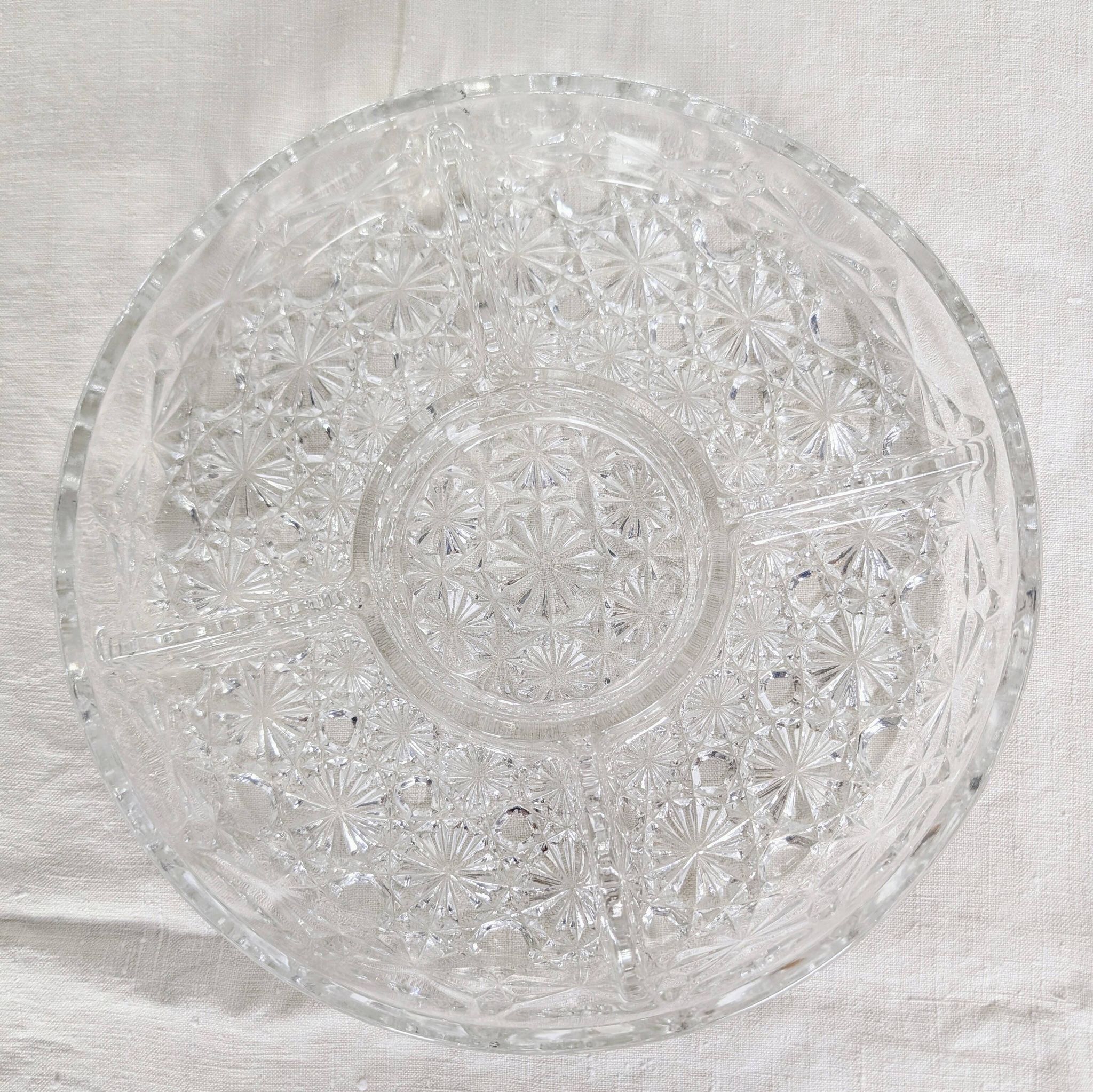 Round glass moulded aperitif plate with compartments
