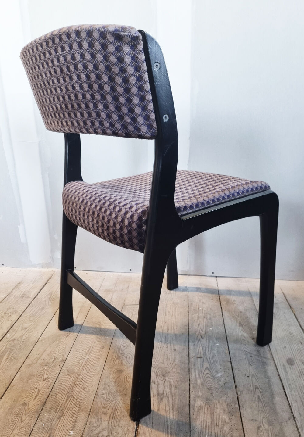 Paire de chaises esprit scandinave velours années 80