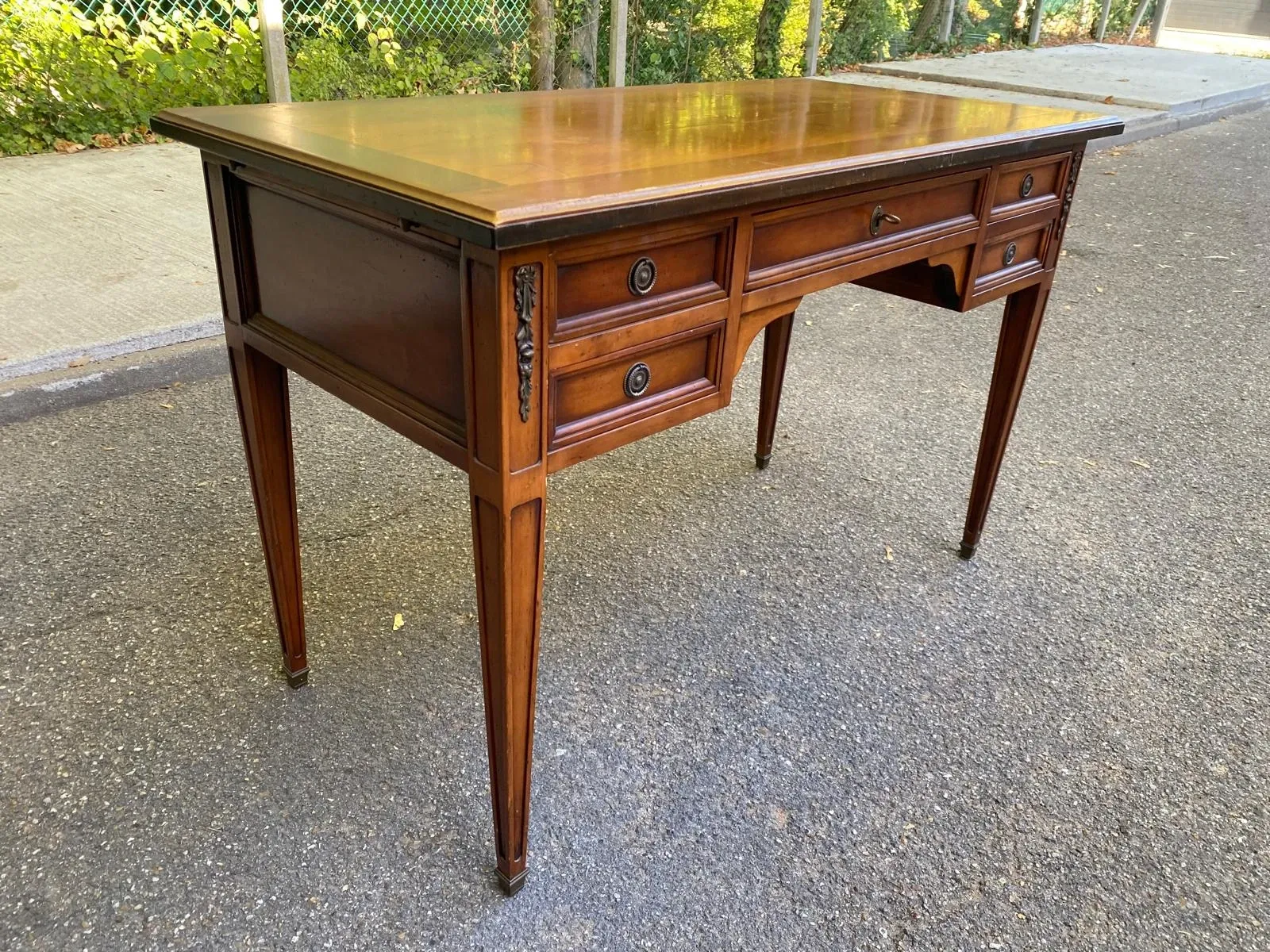 Roche Bobois desk in solid cherry wood in Louis XVI style with pull-outs.