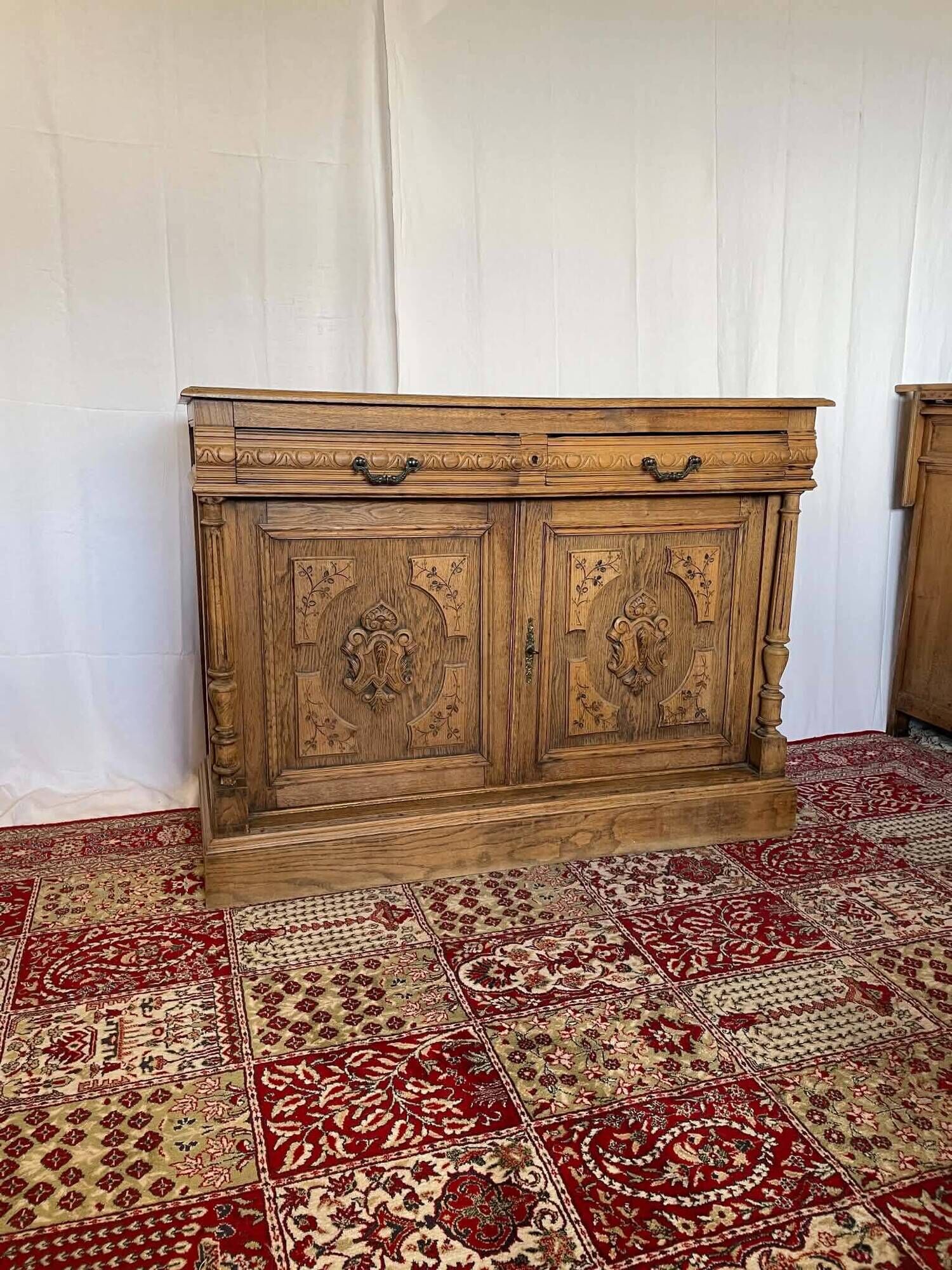 Antique carved oak sideboard – Late 19th century