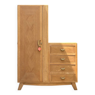 Armoire asymétrique