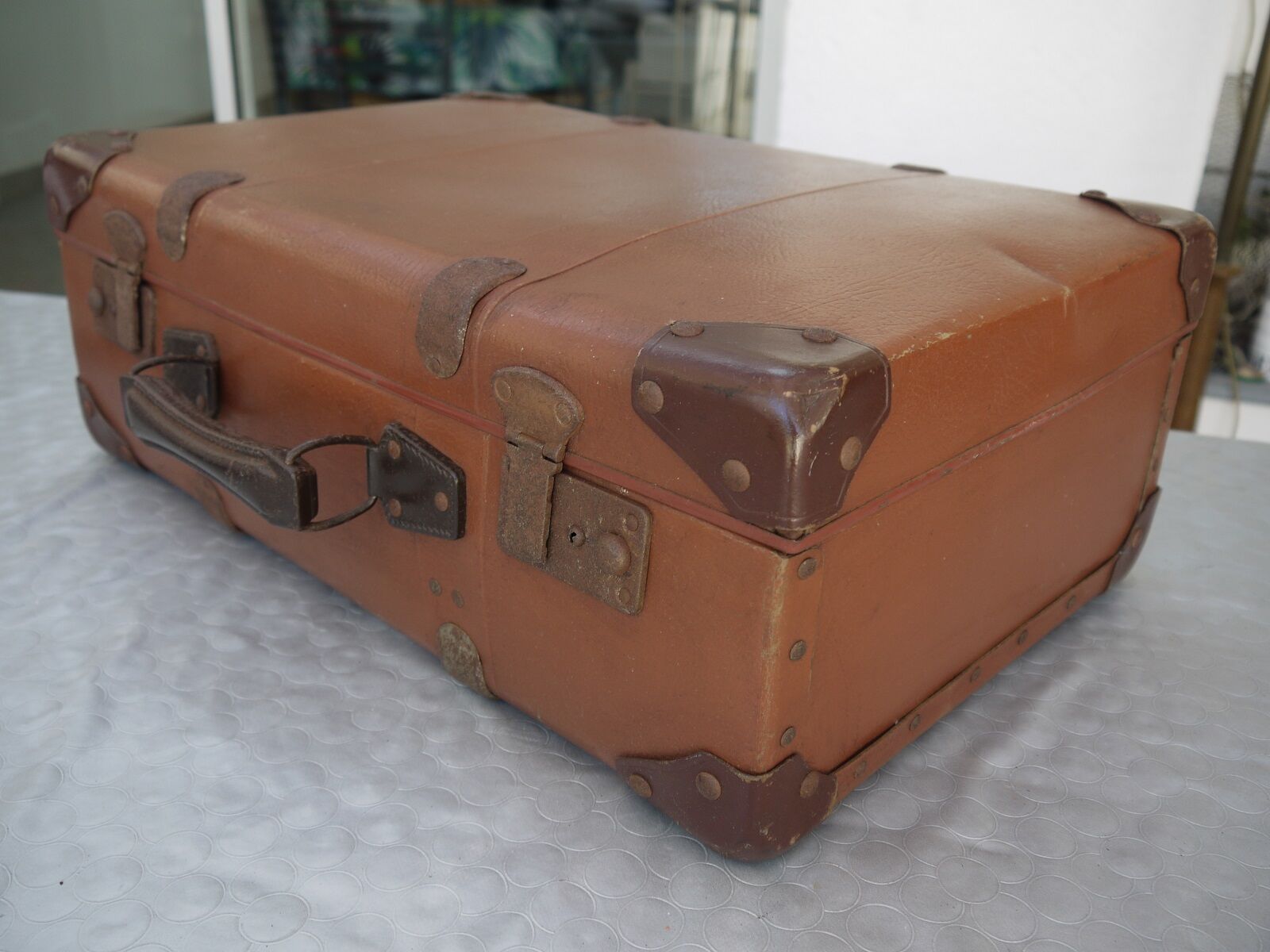 Beautiful brown suitcase from the years 40/50