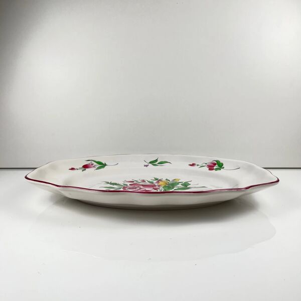 Plat ovale à bout plat modèle Réverbère par KG Lunéville, motif rose