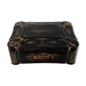 Travel box with japanese decorations, napoleon iii era – mid-nineteenth century