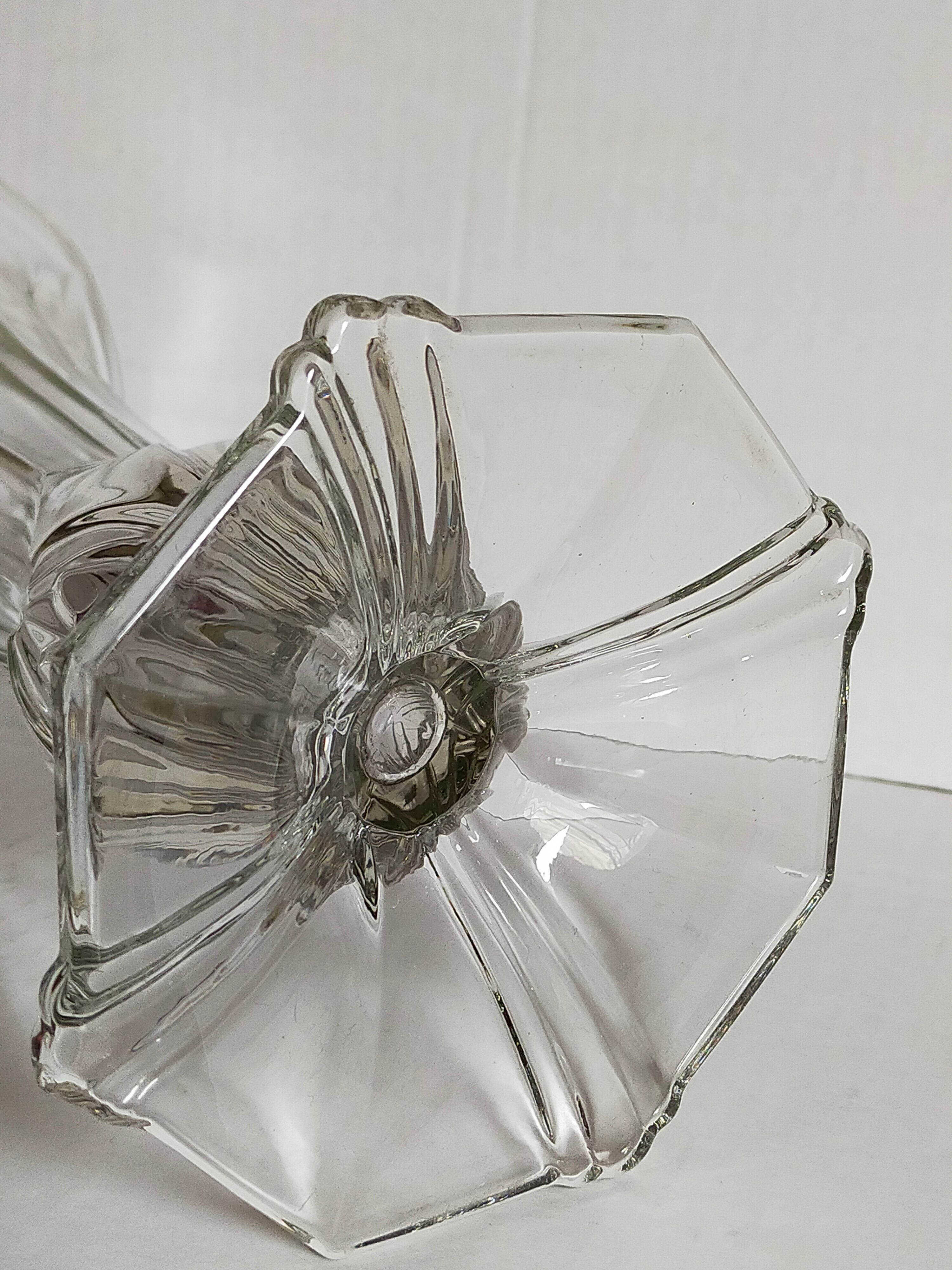 Art-Deco high foot vase in molded crystal early twentieth century