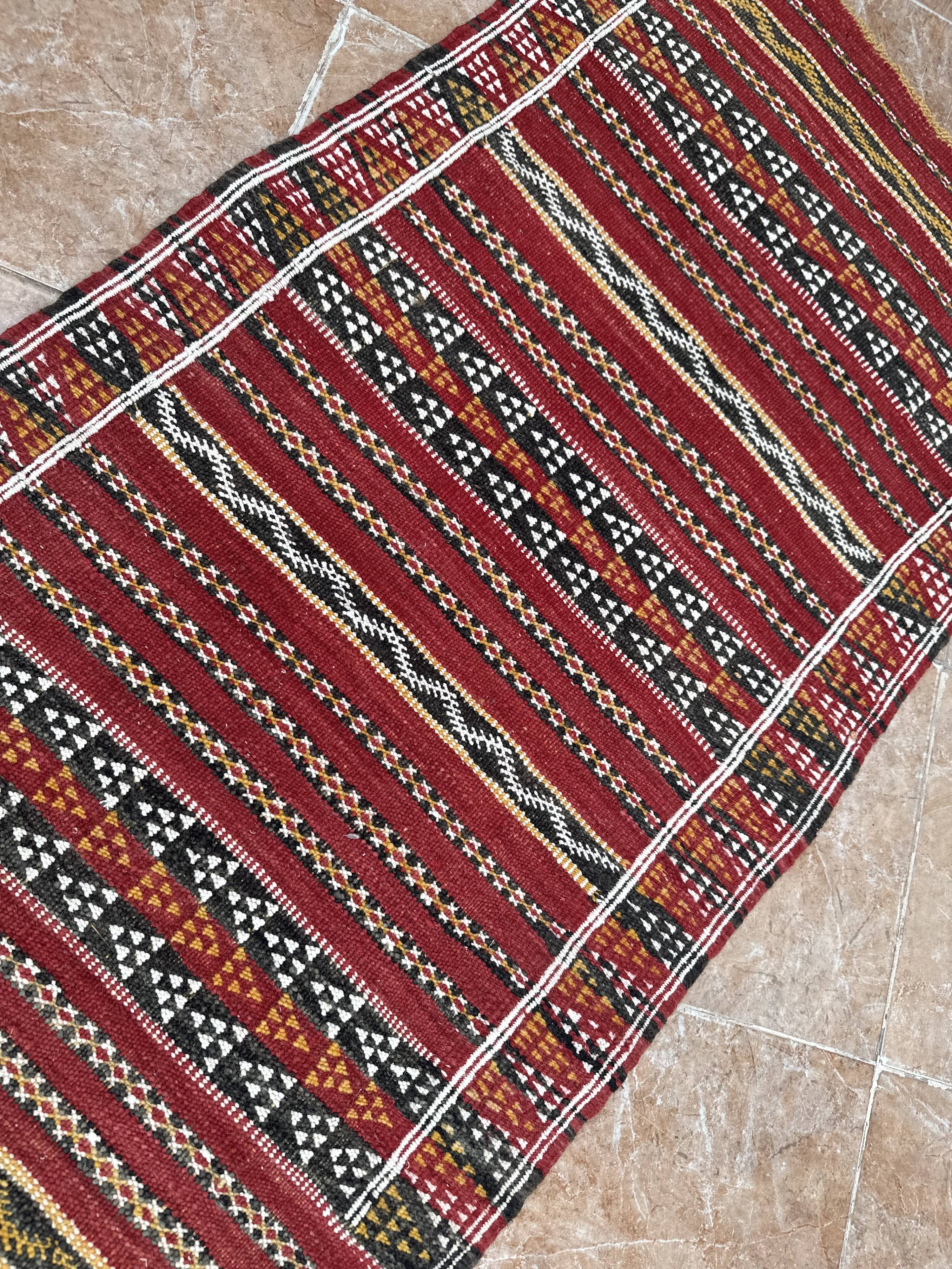 Moroccan Berber rug handwoven 100% wool