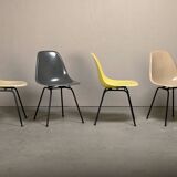 Ensemble de chaises d'appoint en fibre de verre Charles & Ray Eames DSX multicolores pour Herman Mi
