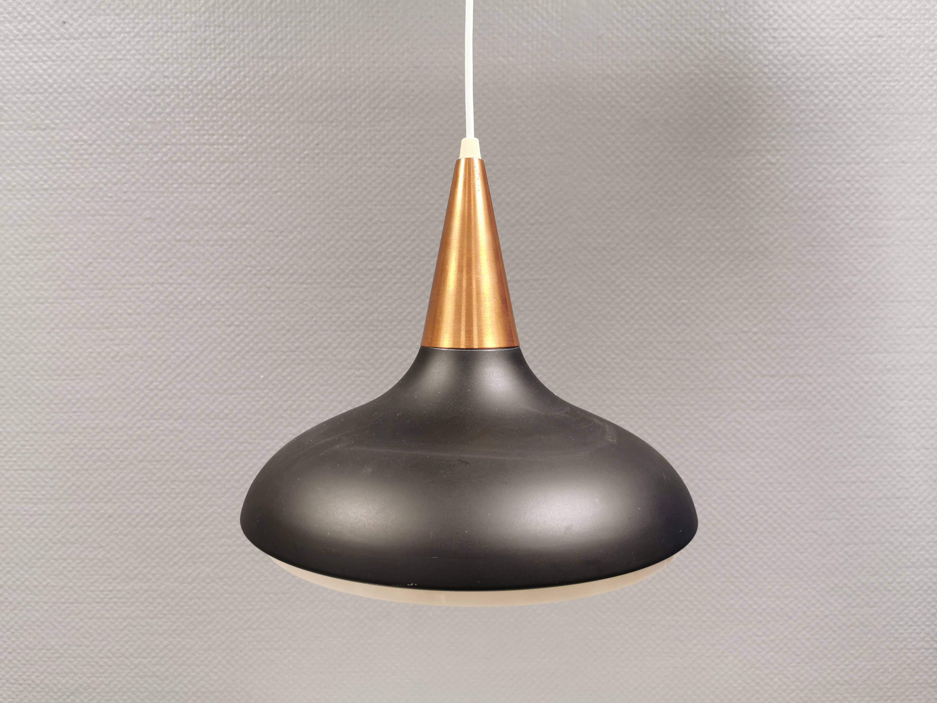 Hanging lamp from the 1970s Denmark.