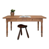 Table with turned legs in solid wood