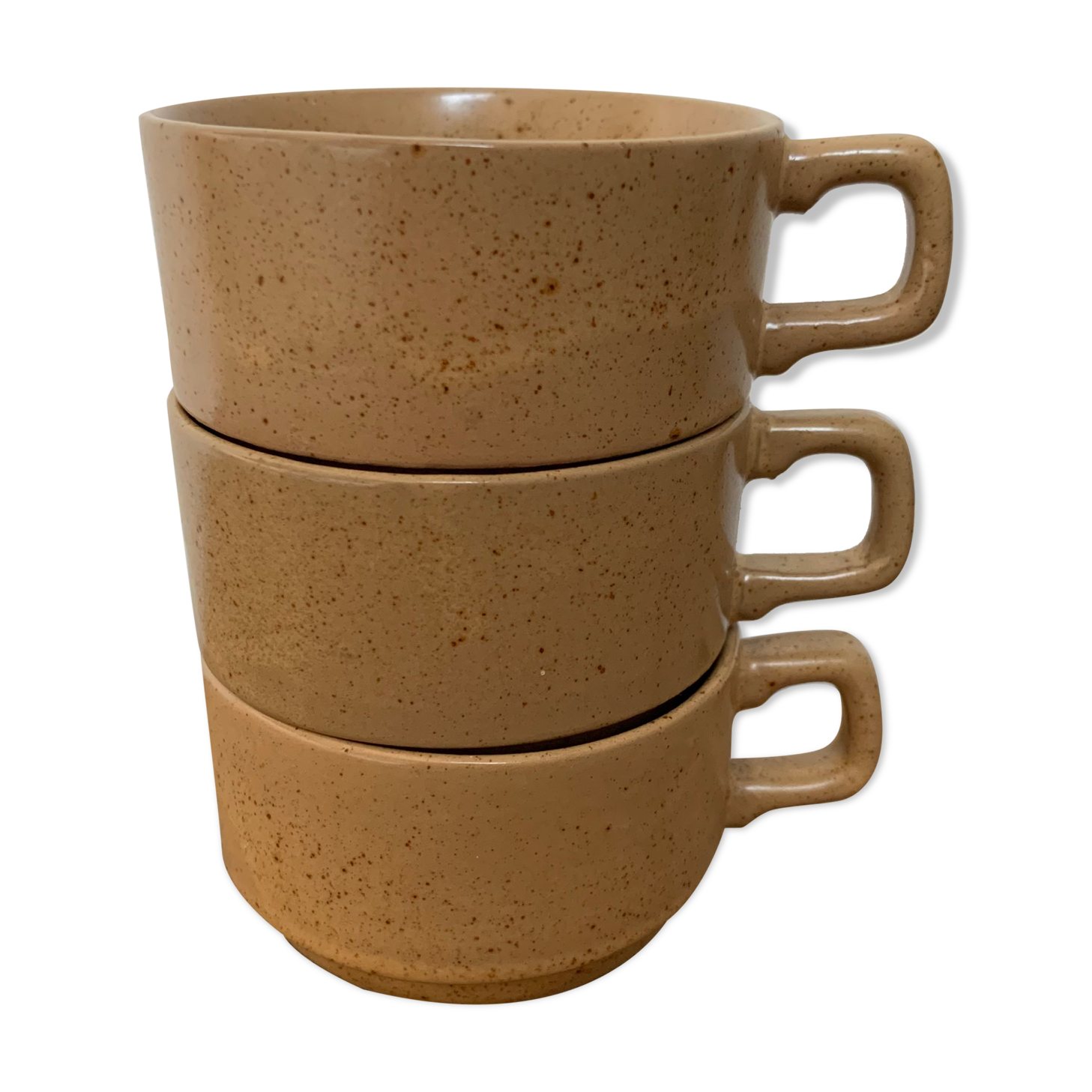 Coffee cups in sandstone