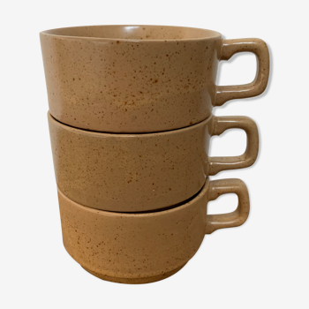 Coffee cups in sandstone