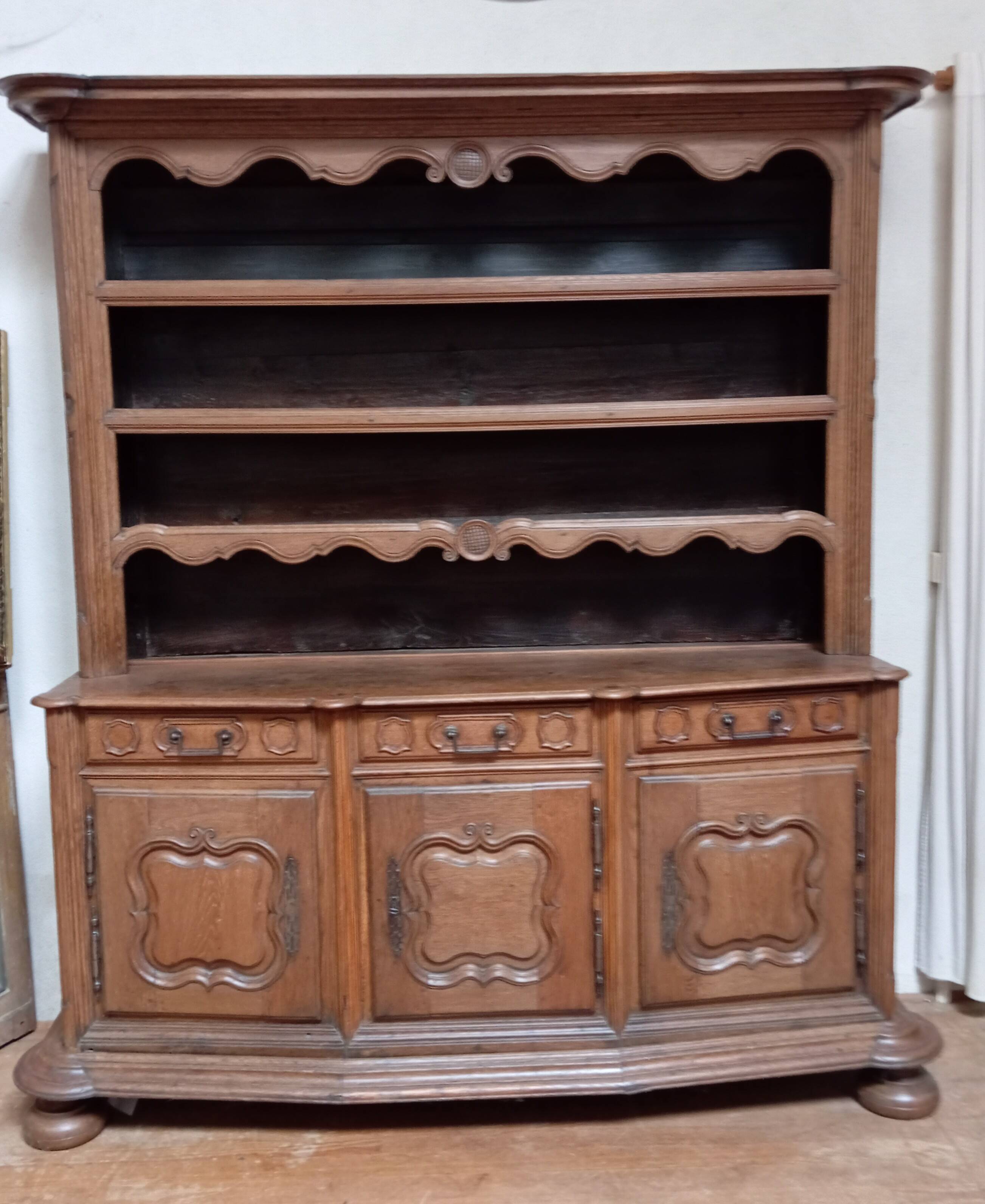 18th century oak three-door dresser