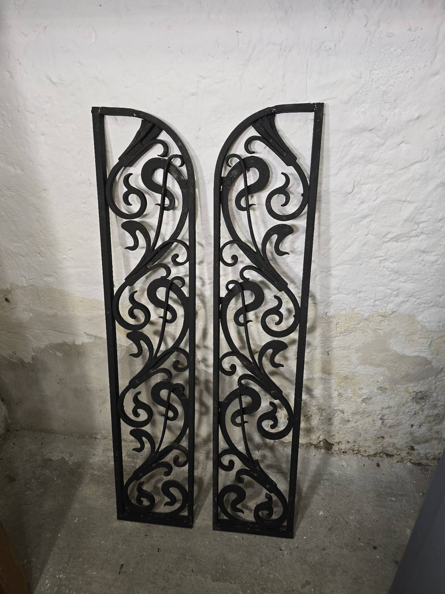 Wrought iron grille from the early 20th century Art Deco / Art Nouveau