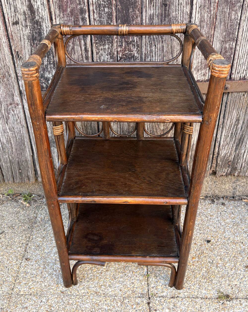Small vintage shelf in rattan and wood — exotic bohemian, 60s 70s