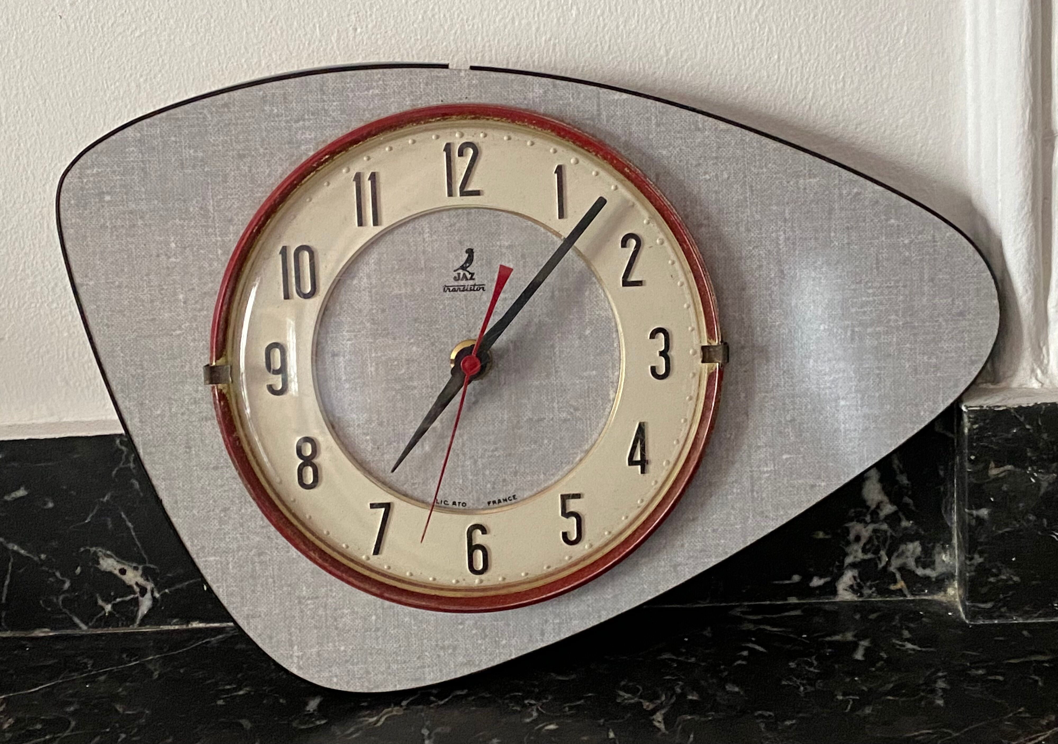 Jaz clock in formica