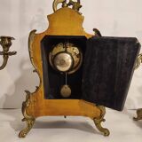 Violin clock and its Louis XV candlesticks