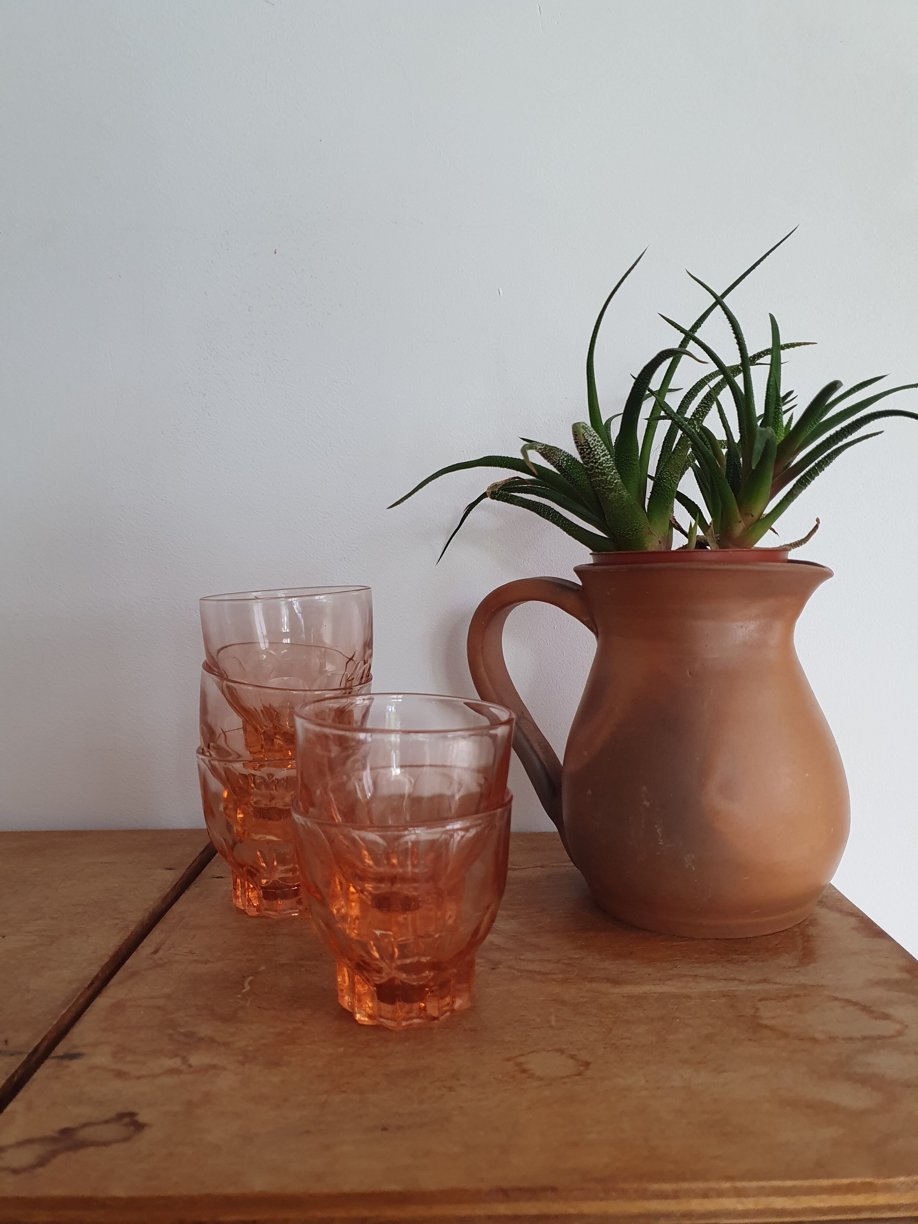 5 pink glasses