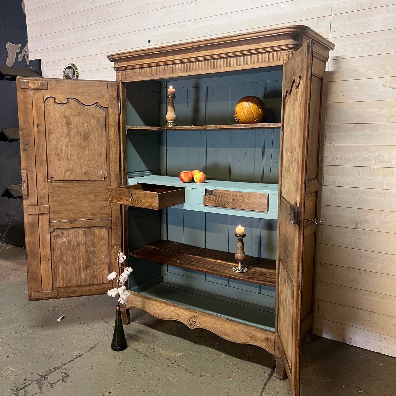 Norman wedding cabinet in raw oak 19th century