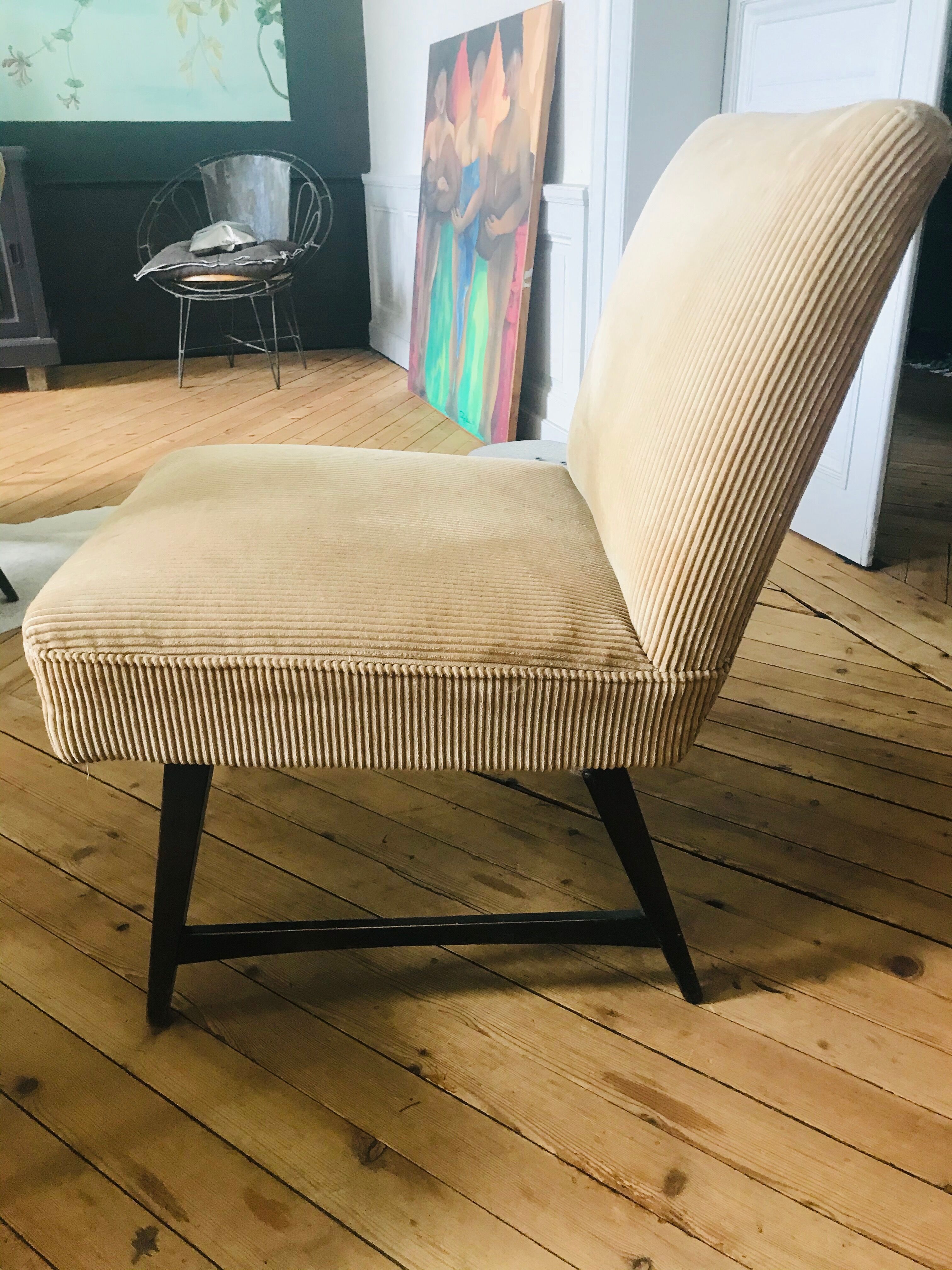 50 year round armchair golden velvet big ribs, wooden feet