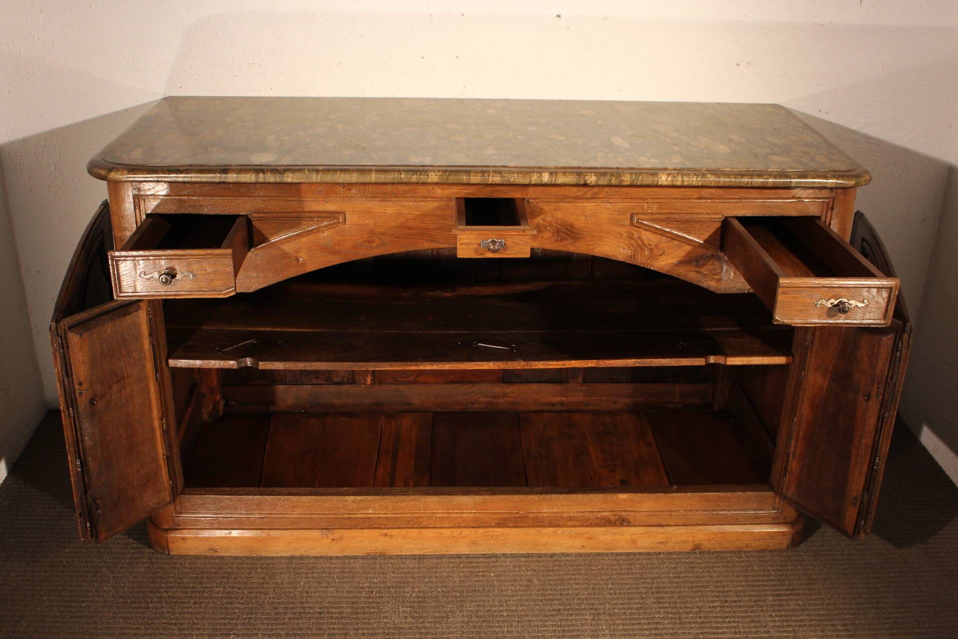 18th-century hunting furniture