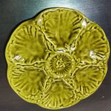 Serving of 6 oyster plates with butter and 2 Ramekins from Gien