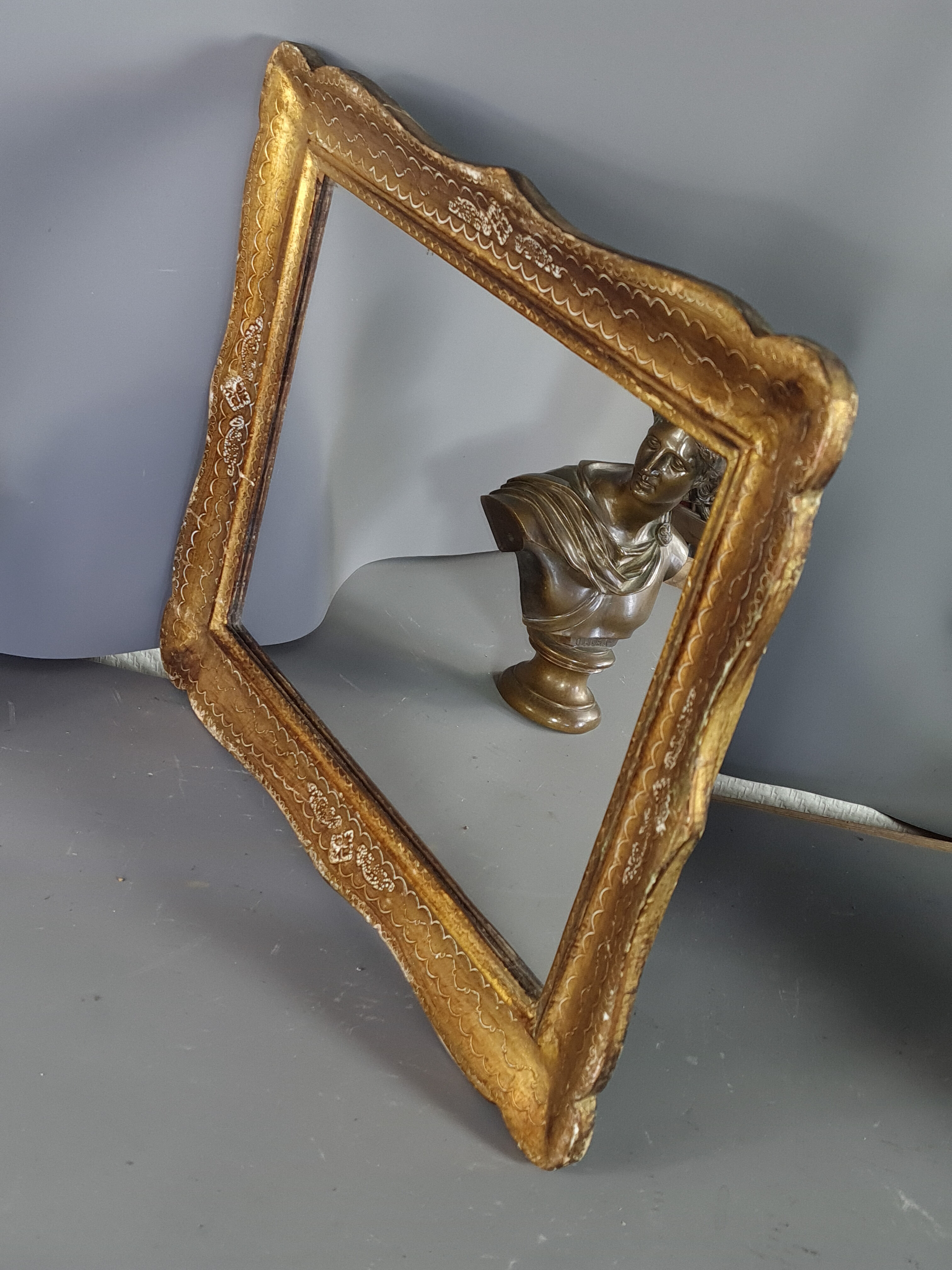 Italian mirror, key frame, vintage 50, engraved wood - gilded 39x32 cm SB