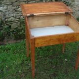 Pupitre en bois peint
