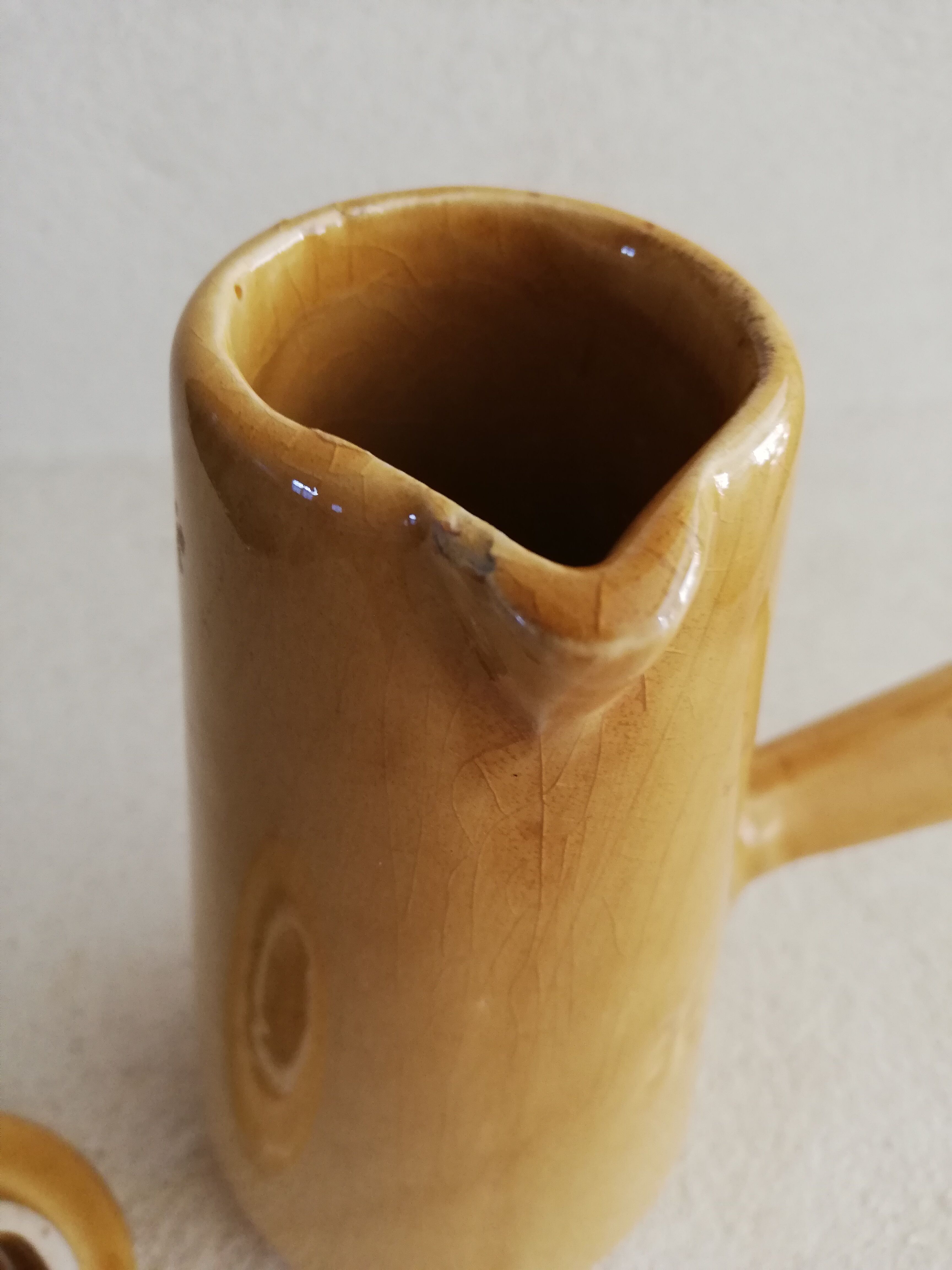 Glazed ceramic oiler