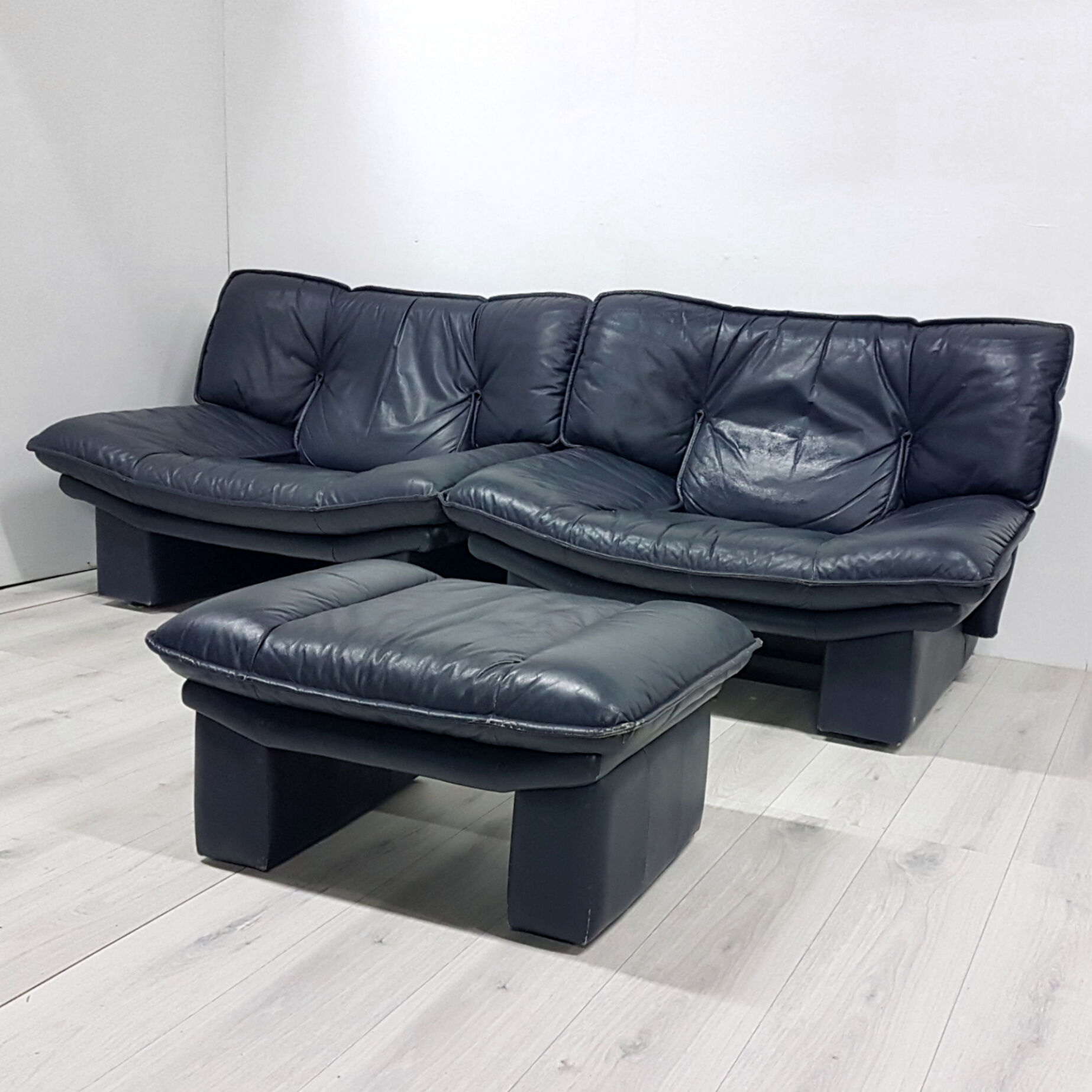 Post modern leather lounge chairs with ottoman by Nicoletti Salotti, Italy 1980s