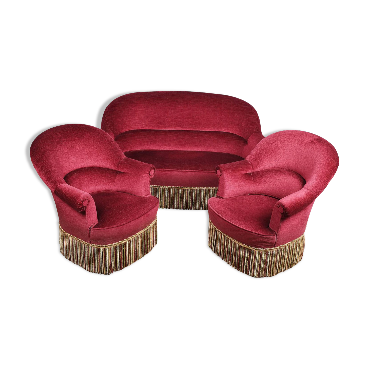 Sofa and pair of toad armchairs in red velvet.