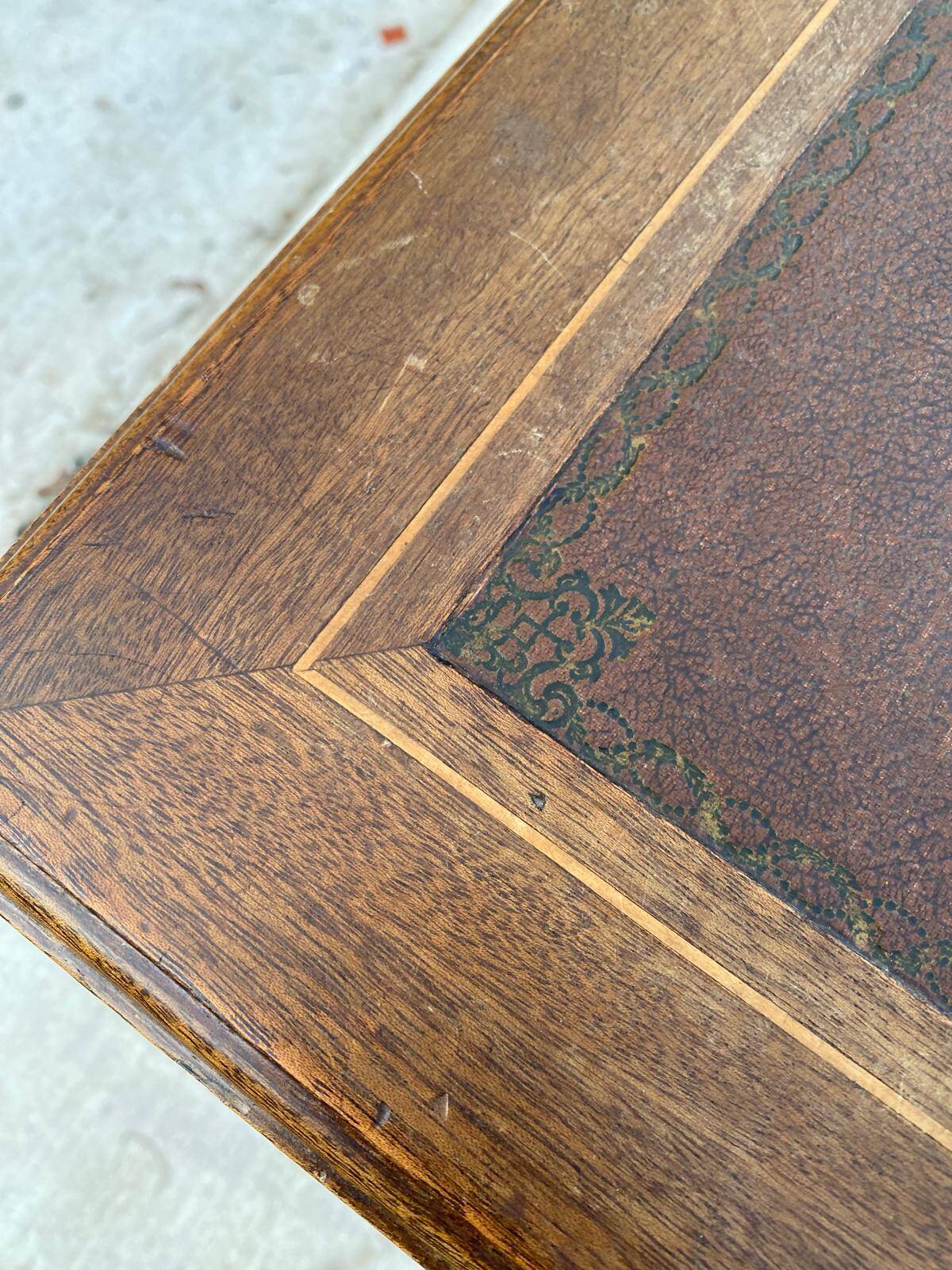 Louis XVI desk in solid wood and burgundy leather