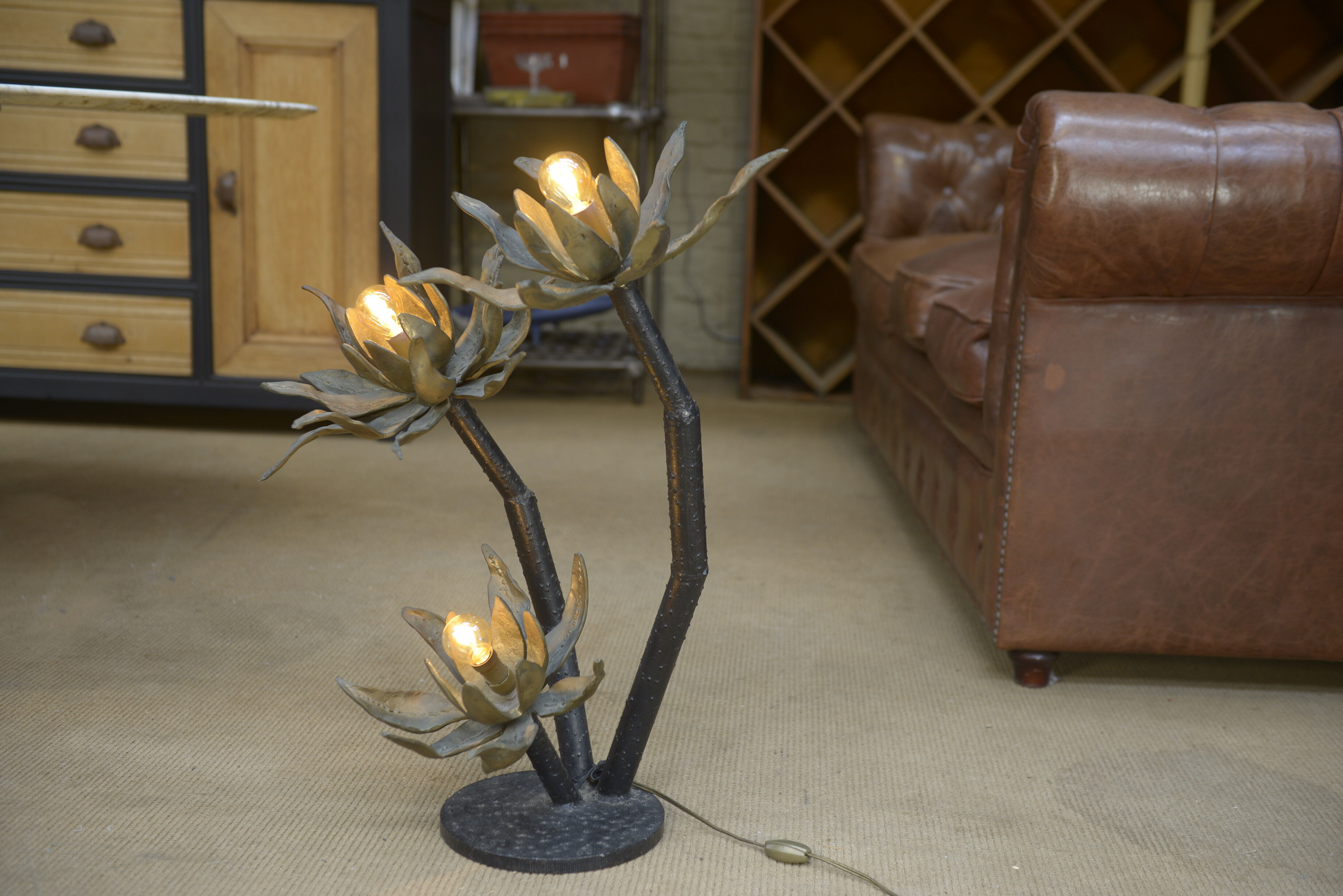 Bronze lamp with 3 Flowers 1960