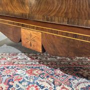 Victorian English commode from the 19th century in mahogany.