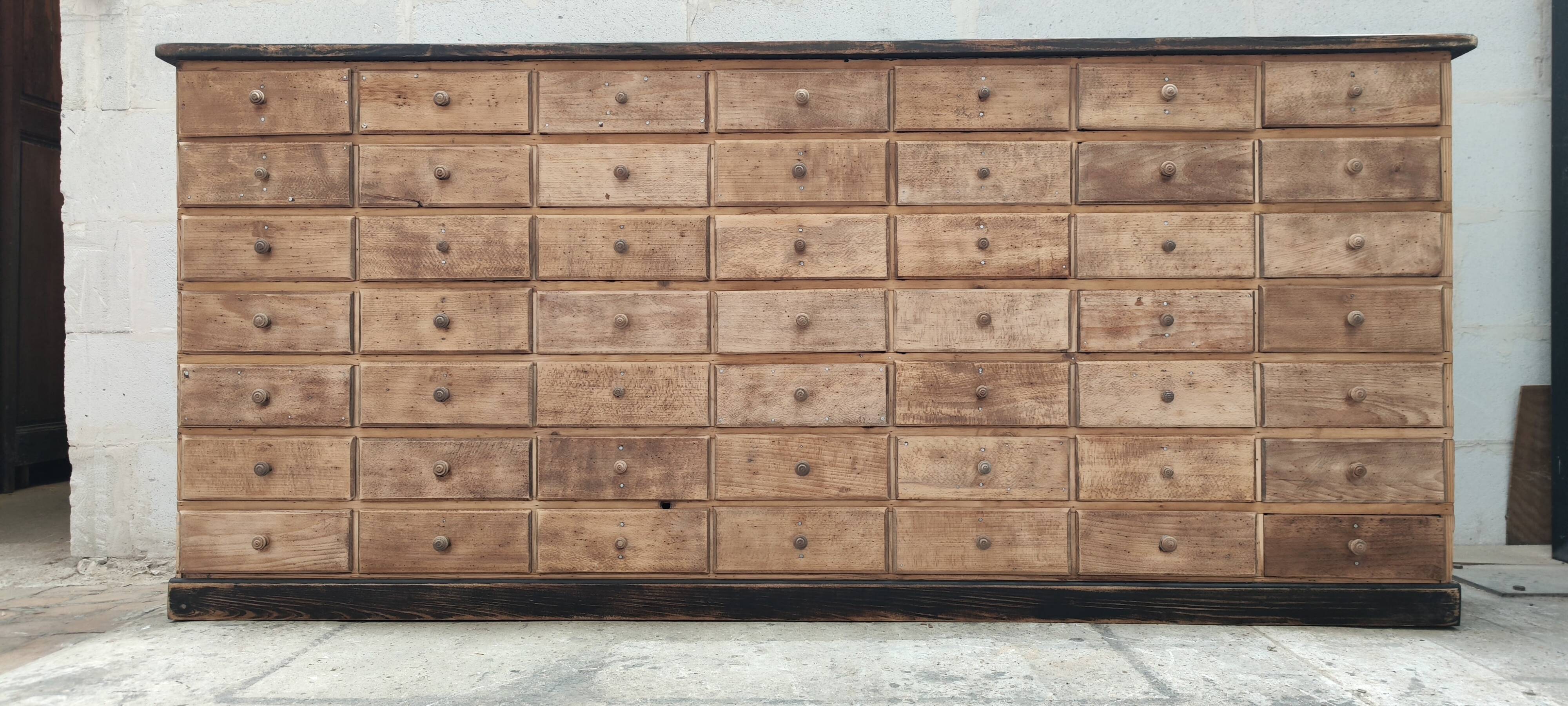 Drawer cabinet for trades, haberdashery cabinet