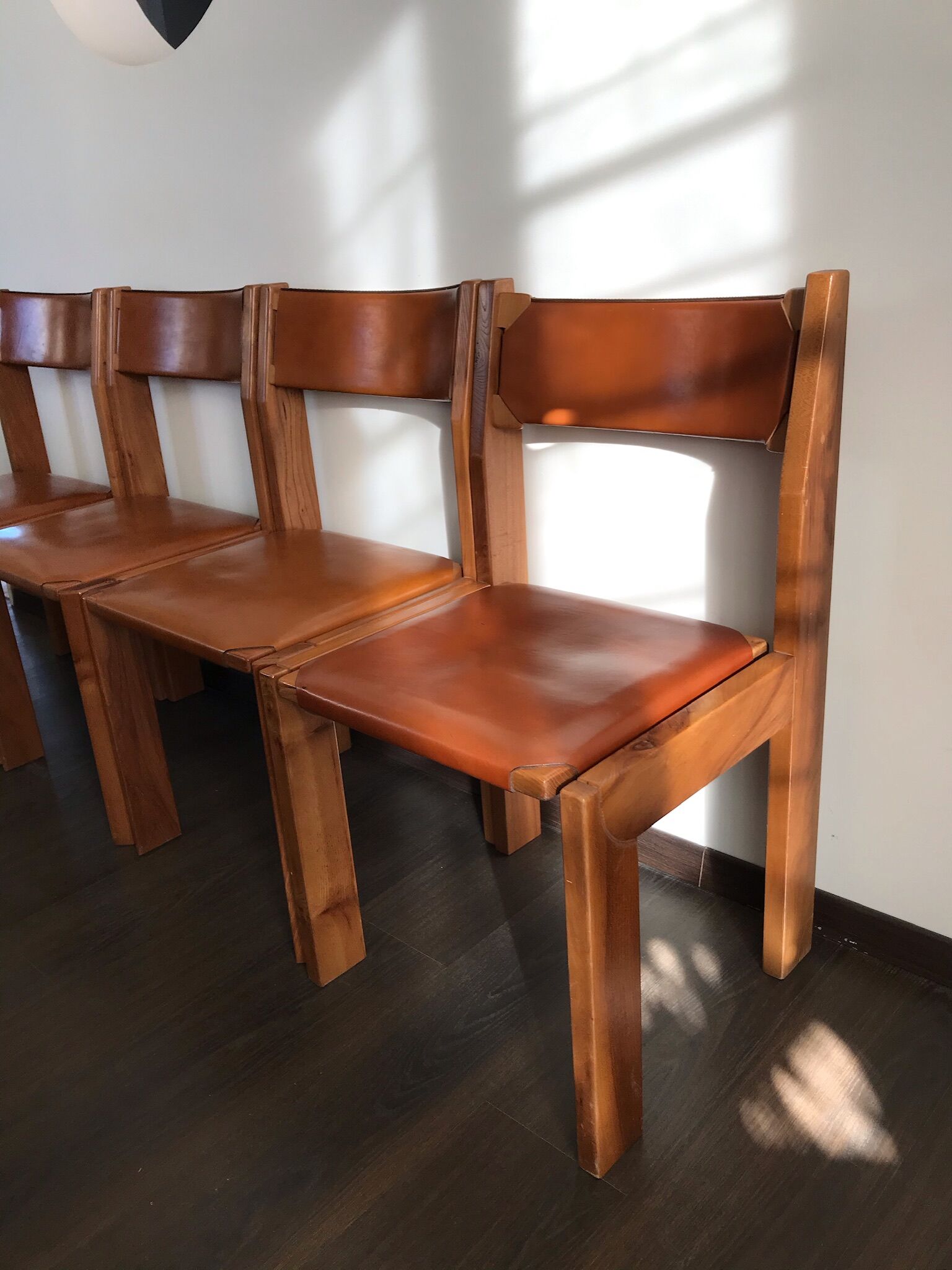 Set of 4 elm chairs and leather, 80s
