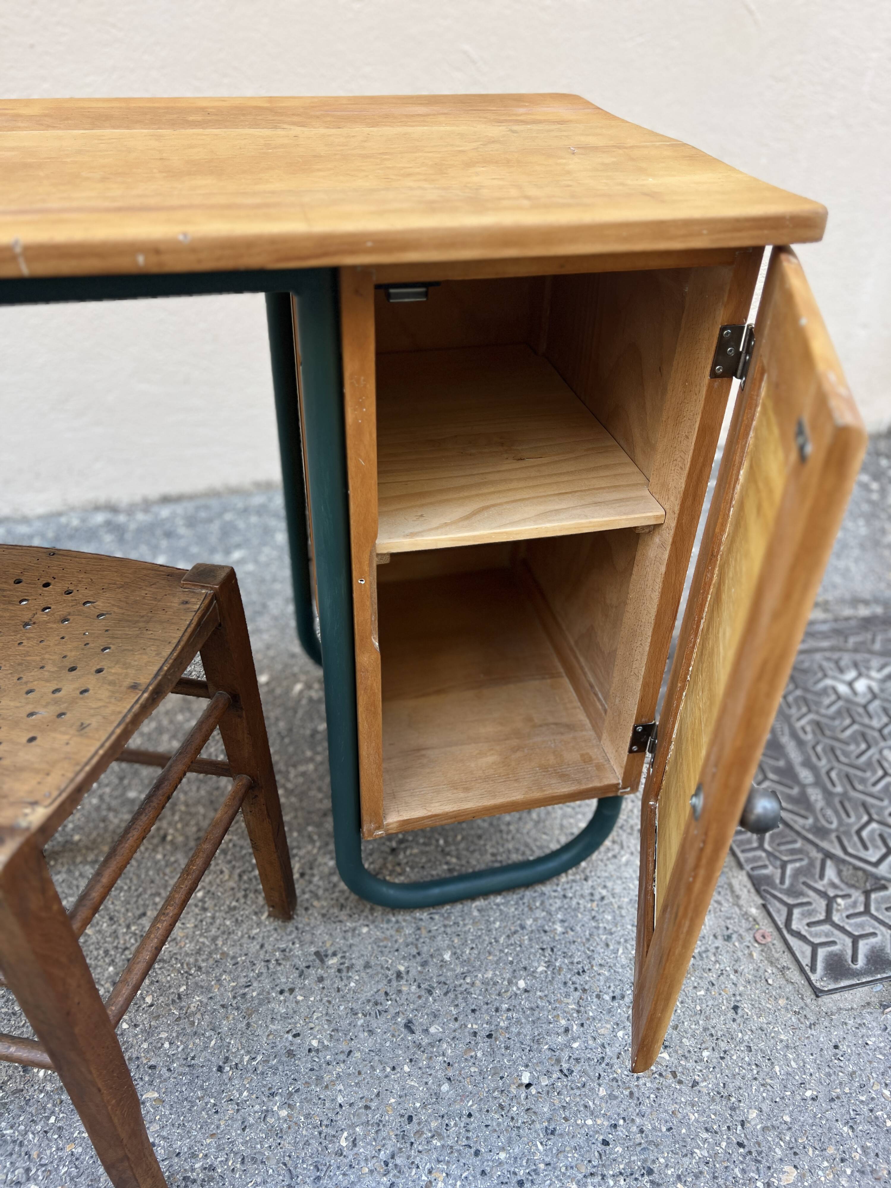 Boarding office spirit Jacques Hitier