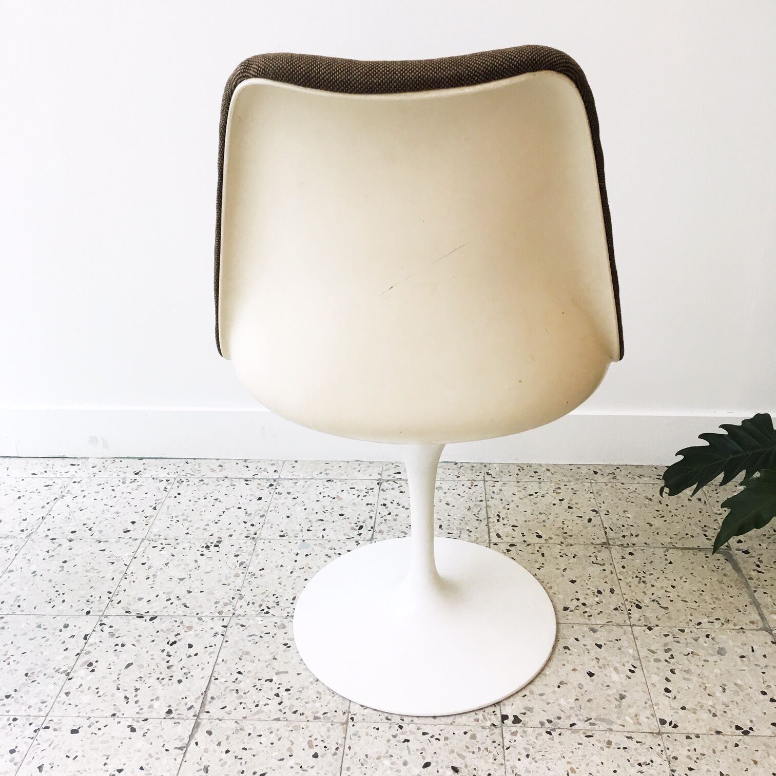 Eero Saarinen Tulip chair, produced by De Coene Courtrai