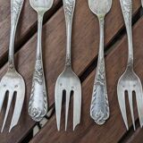 Set of 6 silver-plated oyster forks with floral decoration