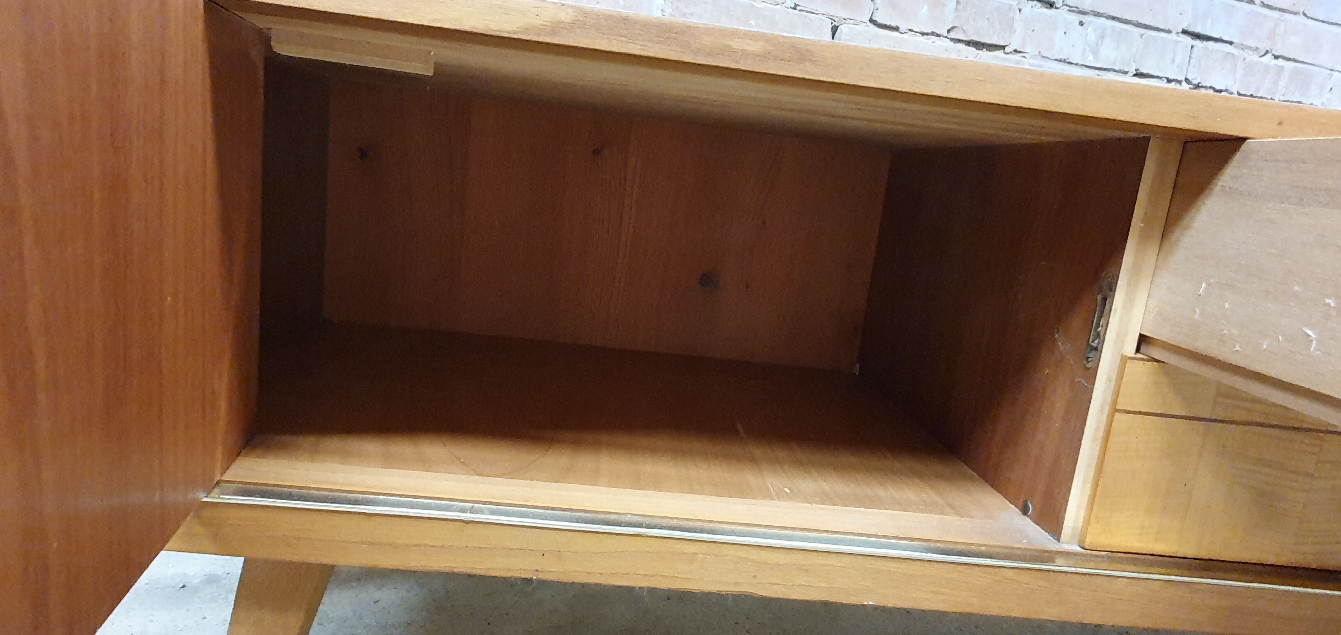 Lowborard row of the 60s"