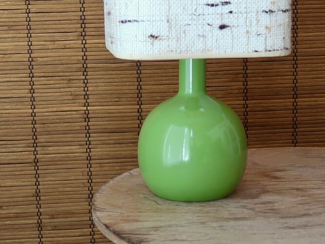 Lampe " boule " en bois vert pomme abat jour beige années 70