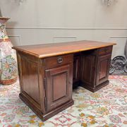 Bureau à caisson de changeur en noyer xviii eme siècle